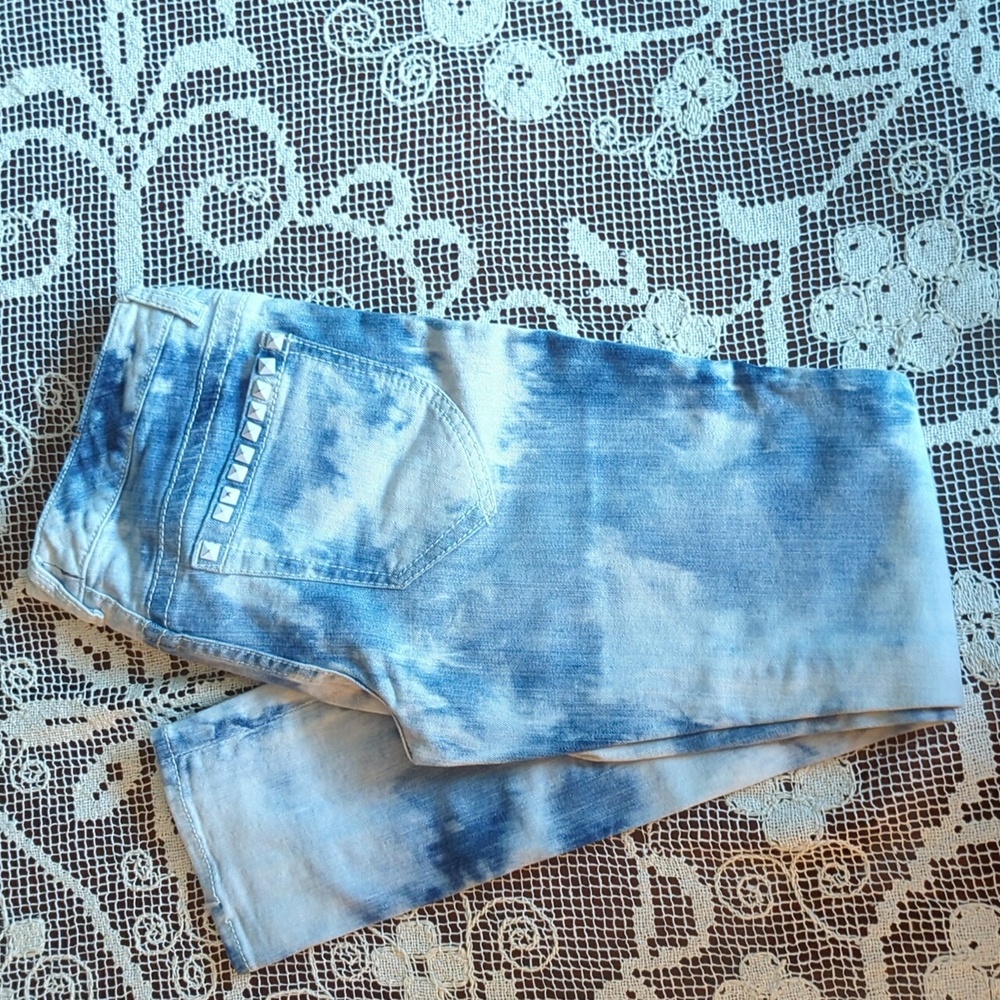 Seven7 Jeans. Size 29 - Picture 2 of 2